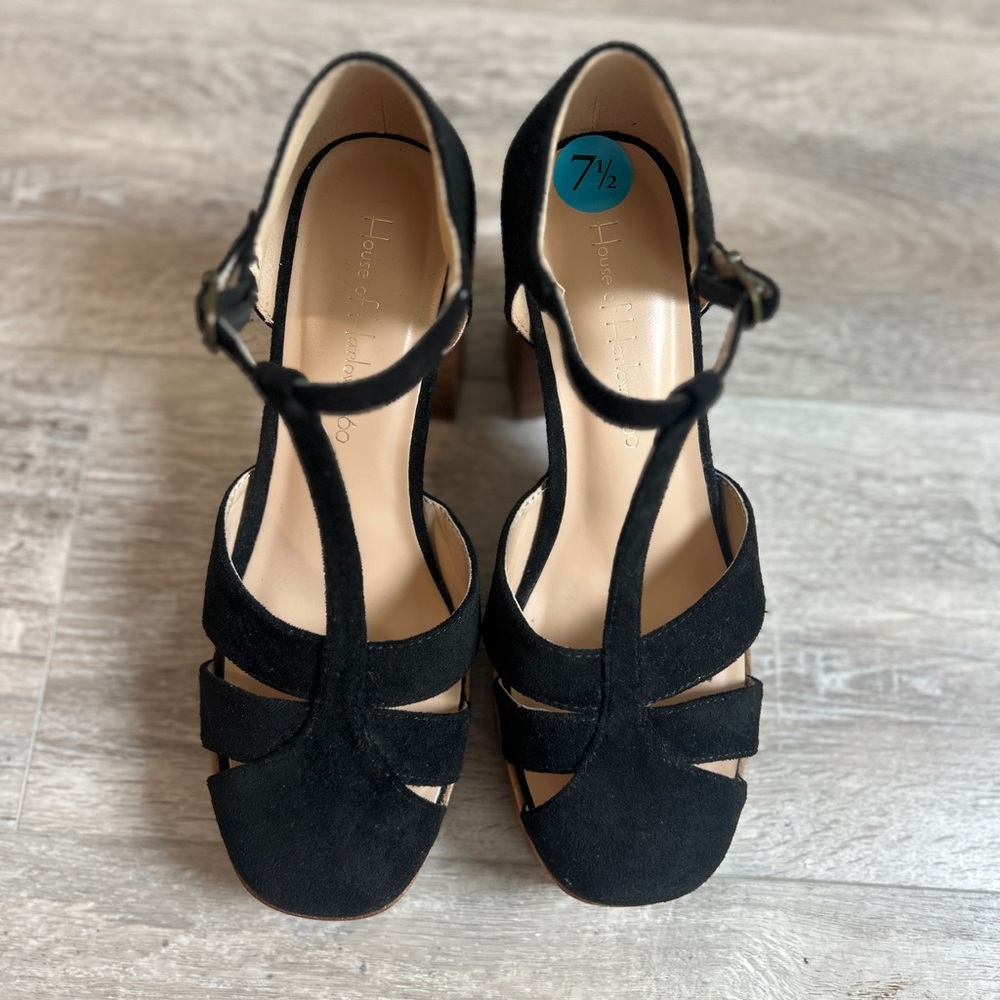 House of Harlow 1960 Black Heeled Elegance